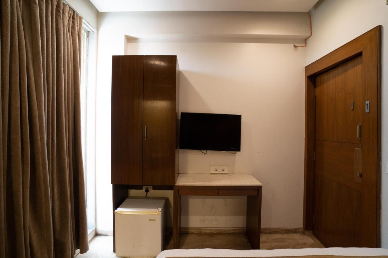 Hotel Kyra Airport Ahmedabad Exterior foto