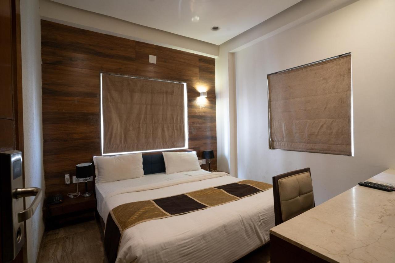 Hotel Kyra Airport Ahmedabad Exterior foto