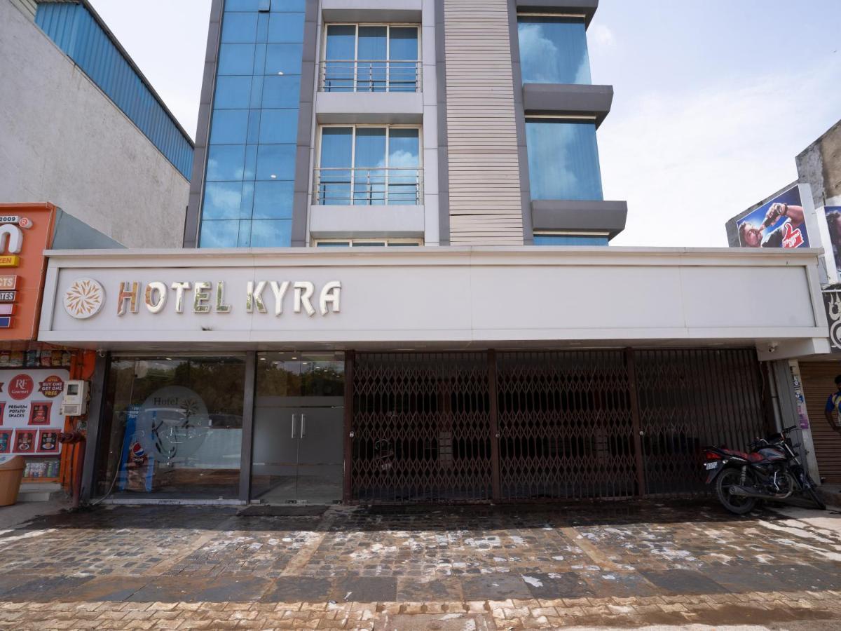 Hotel Kyra Airport Ahmedabad Exterior foto